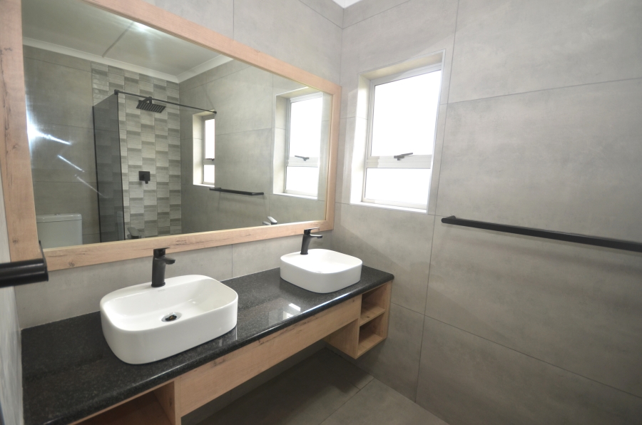 4 Bedroom Property for Sale in Gonubie Eastern Cape